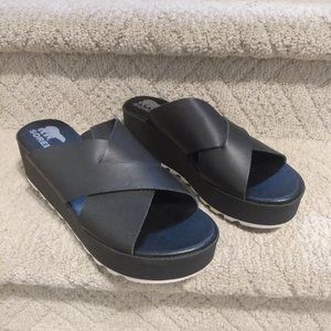 SOREL WOMEN'S CAMERO FLATFORM MULE WEDGE SANDAL